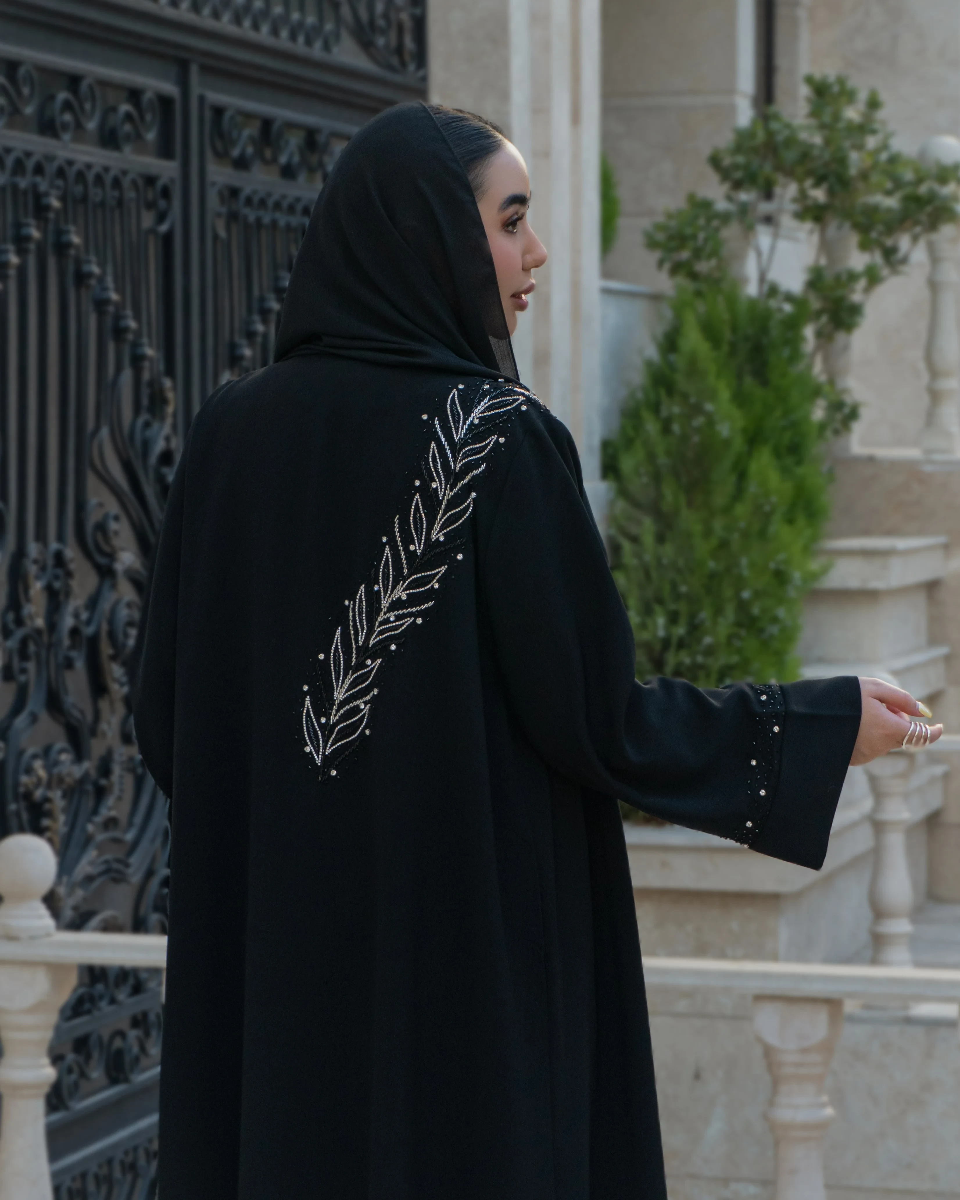 عبا جلوباز مدل گلبرگ 