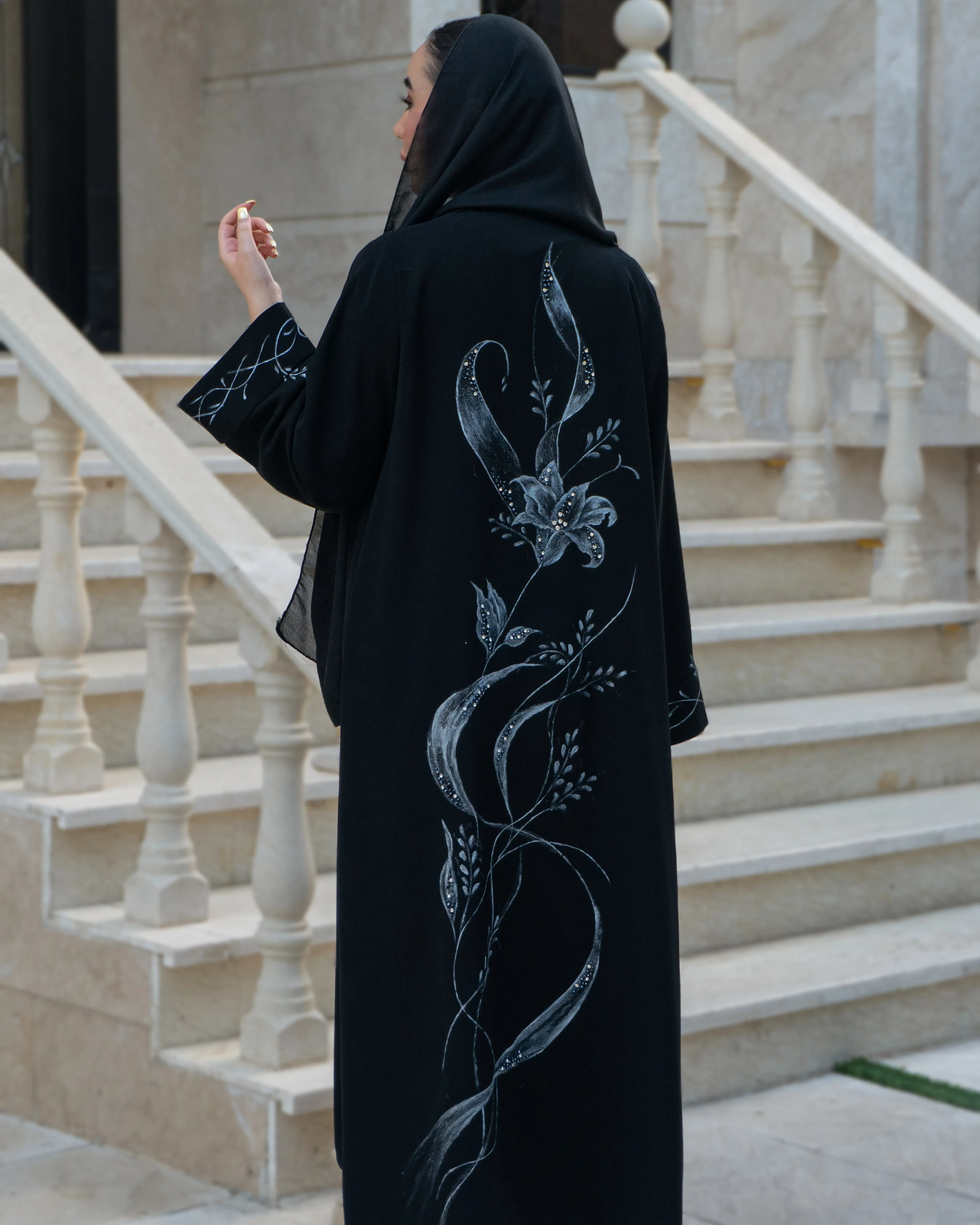 عبا جلوباز لیلیوم 