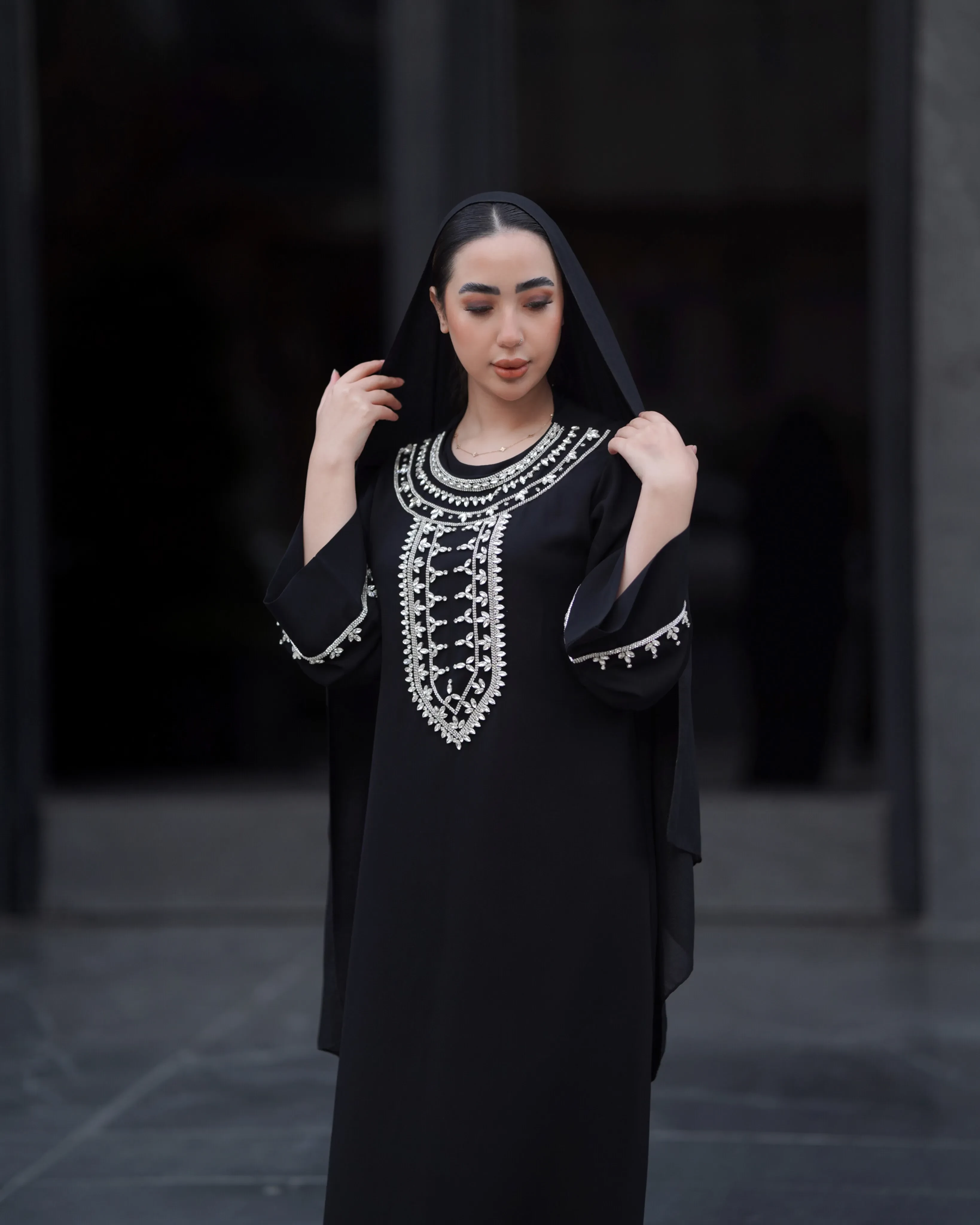 عبا جلو بسته جواهردوزی شده مدل سلوا