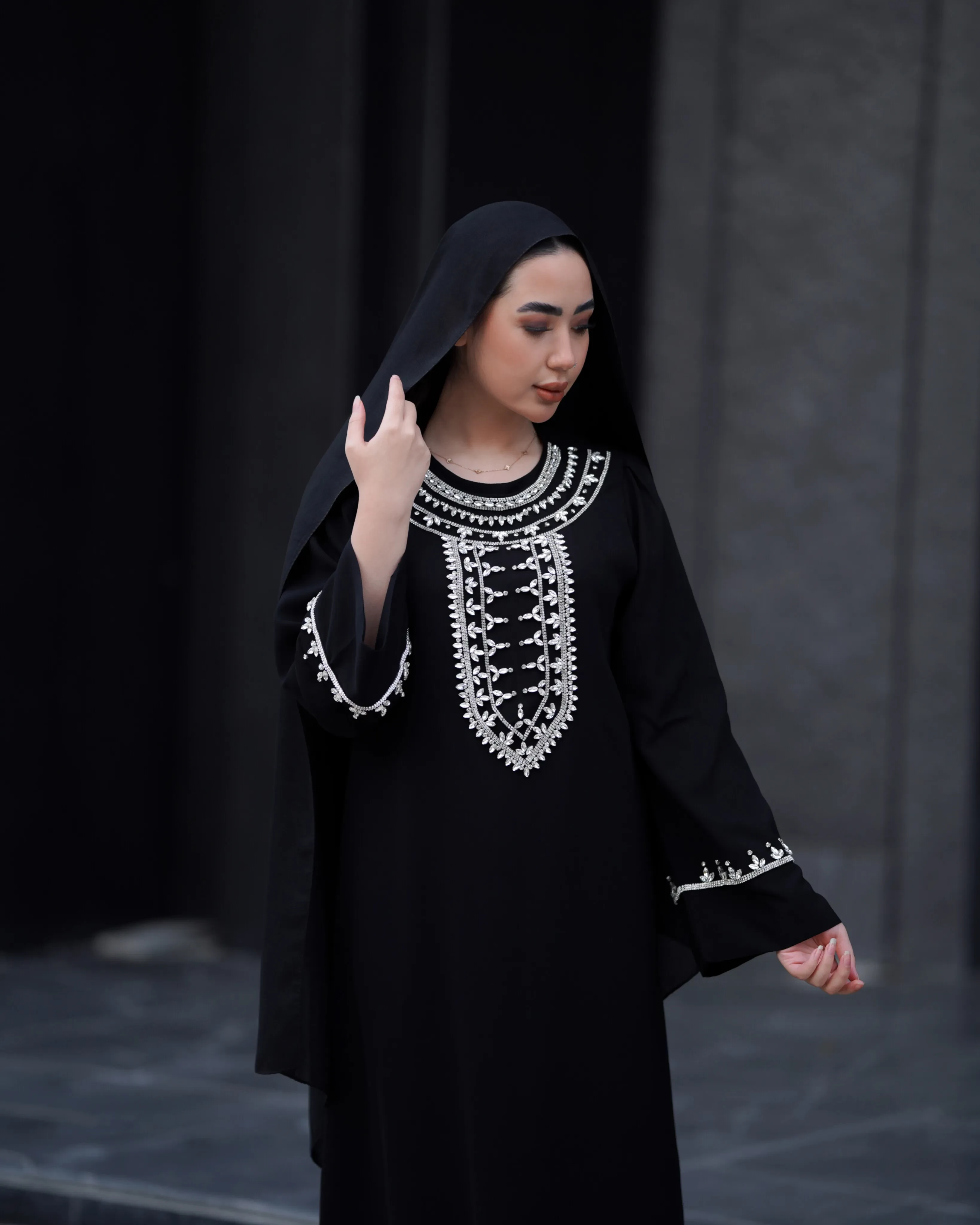 عبا جلو بسته جواهردوزی شده مدل سلوا
