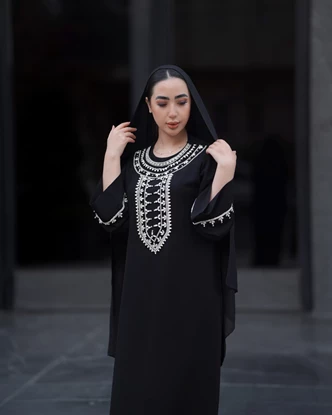 عبا جلو بسته جواهردوزی شده مدل سلوا