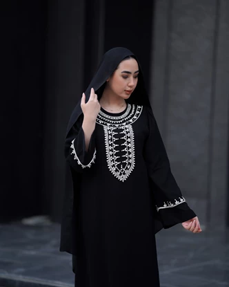 عبا جلو بسته جواهردوزی شده مدل سلوا