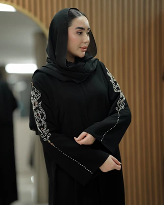 عبا جلو باز جواهردوزی شده مدل نورا