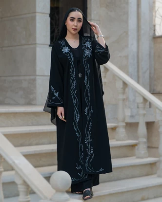 عبا جلوباز لیلیوم 