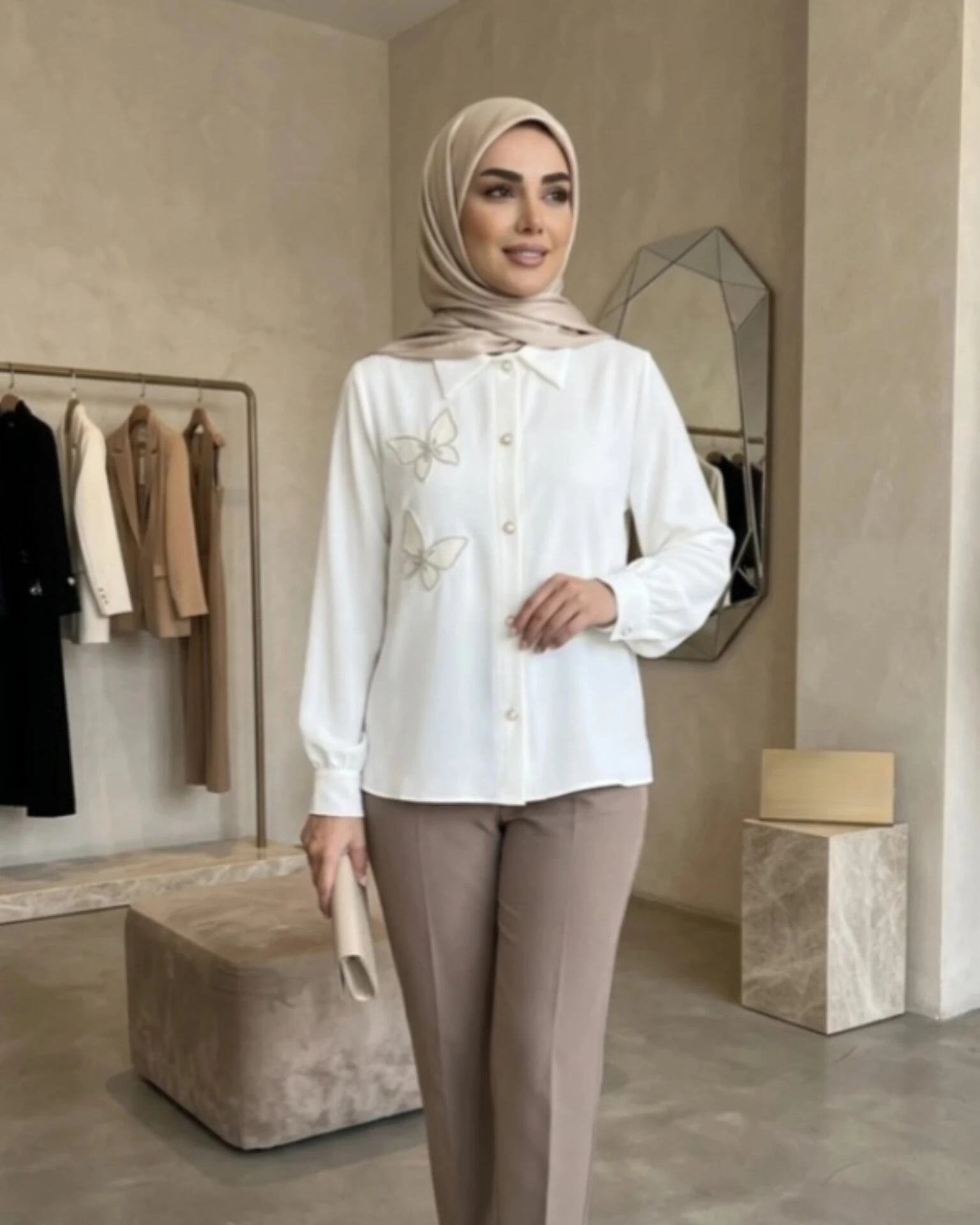 شومیز سفید جواهردوزی مدل پرند